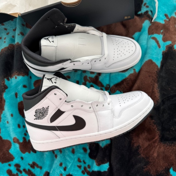 9.5M Air Jordan 1 Mid Shoes